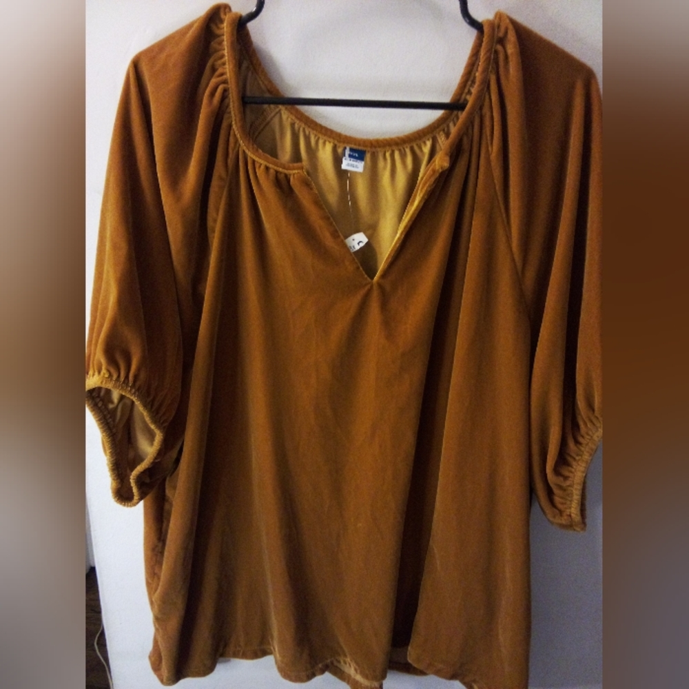 Old Navy, Women's, Quarter Sleeve, V-Neck Shirt, Size (XXL) - Picture 2 of 6